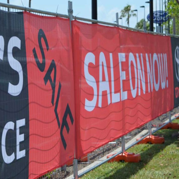 Outdoor mesh banner